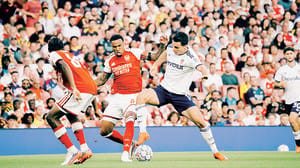 Baturina, oh yes! Super gol del croato: 1-1 contro l’Arsenal 