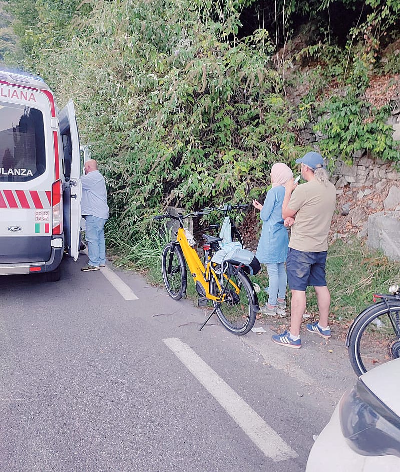 Botte al figlio per strada, denunciati