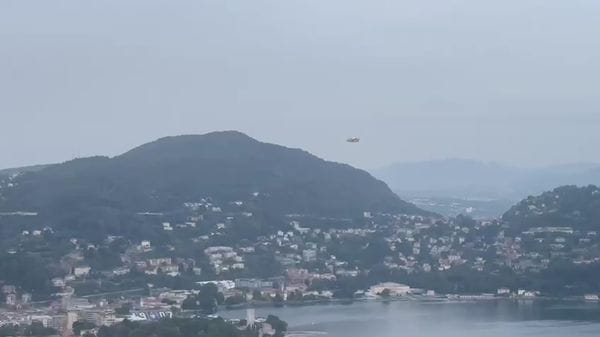 Canadair in azione sul monte Goi