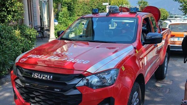 Giovane disperso nel lago, il Comune di Tremezzina annulla gli eventi di Ferragosto 