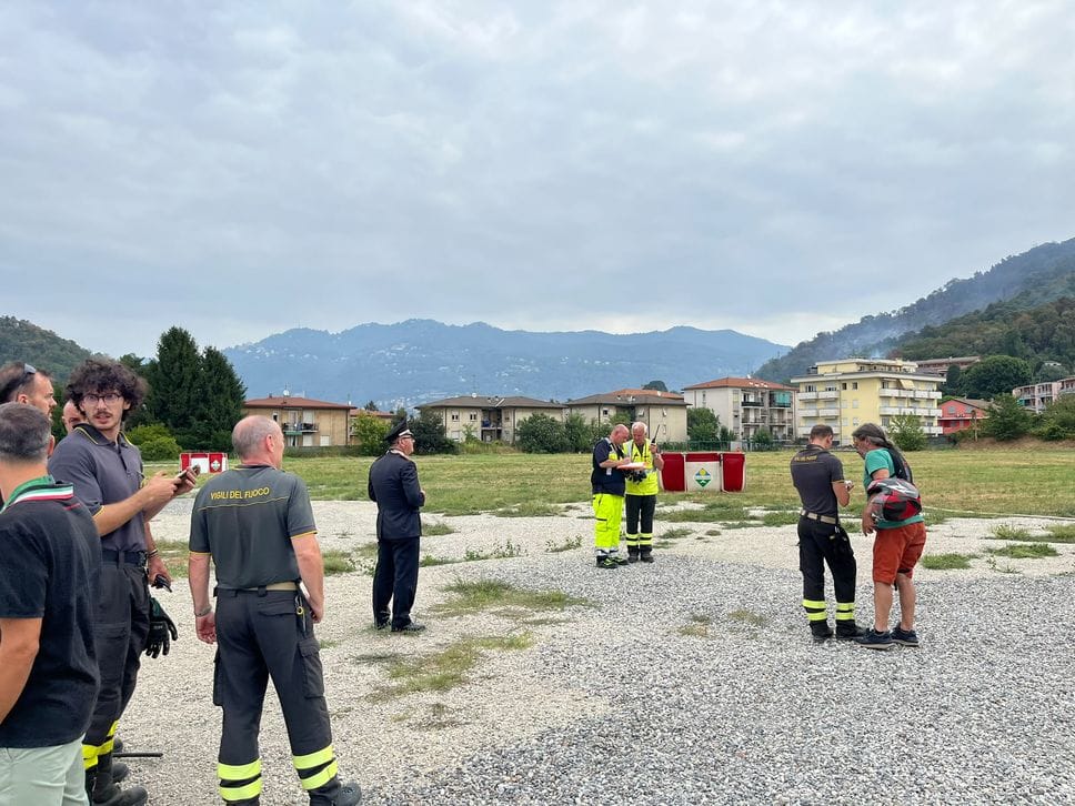 Il Monte Goi continua a bruciare: 50 persone sfollate e chiusa via Oltrecolle. Canadair in azione (FOTO e VIDEO)