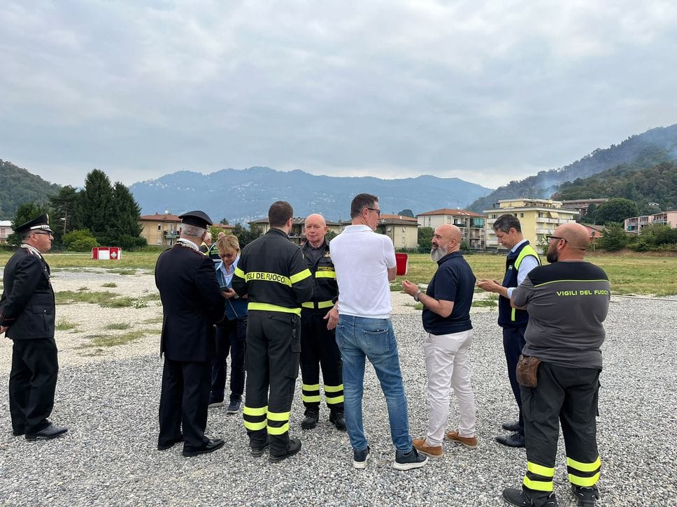 Il Monte Goi continua a bruciare: 50 persone sfollate e chiusa via Oltrecolle. Canadair in azione (FOTO e VIDEO)