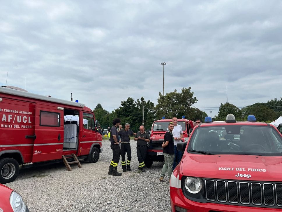 Il Monte Goi continua a bruciare: 50 persone sfollate e chiusa via Oltrecolle. Canadair in azione (FOTO e VIDEO)