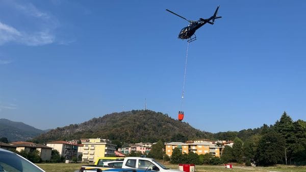 Incendio Monte Goj, situazione migliorata ma non ancora risolta: gli sfollati per ora non possono rientrare