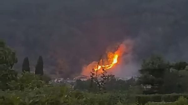 Paura ieri sera a Sorico per un incendio nei boschi: fiamme domate