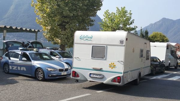 Regina, linea dura con camper e roulotte: una ventina di multe al posto di blocco