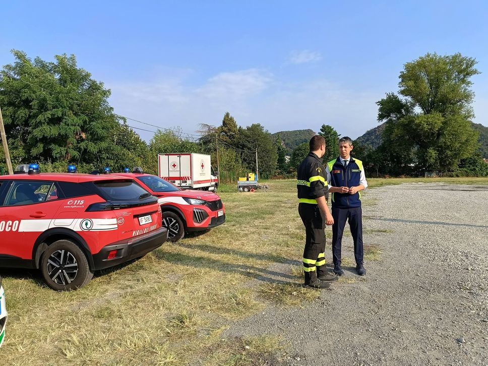 Incendio Monte Goj sotto controllo, gli sfollati tornano a casa. Via Oltrecolle riapre alle 19 in discesa