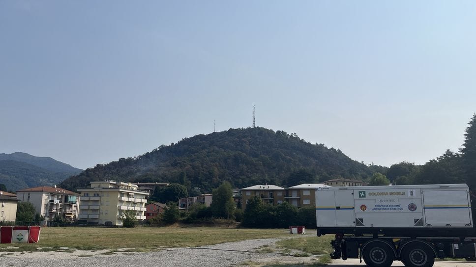 Il Monte Goj verso la bonifica: ancora qualche colonna di fumo ma situazione sotto controllo 