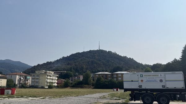Il Monte Goj verso la bonifica: ancora qualche colonna di fumo ma situazione sotto controllo 