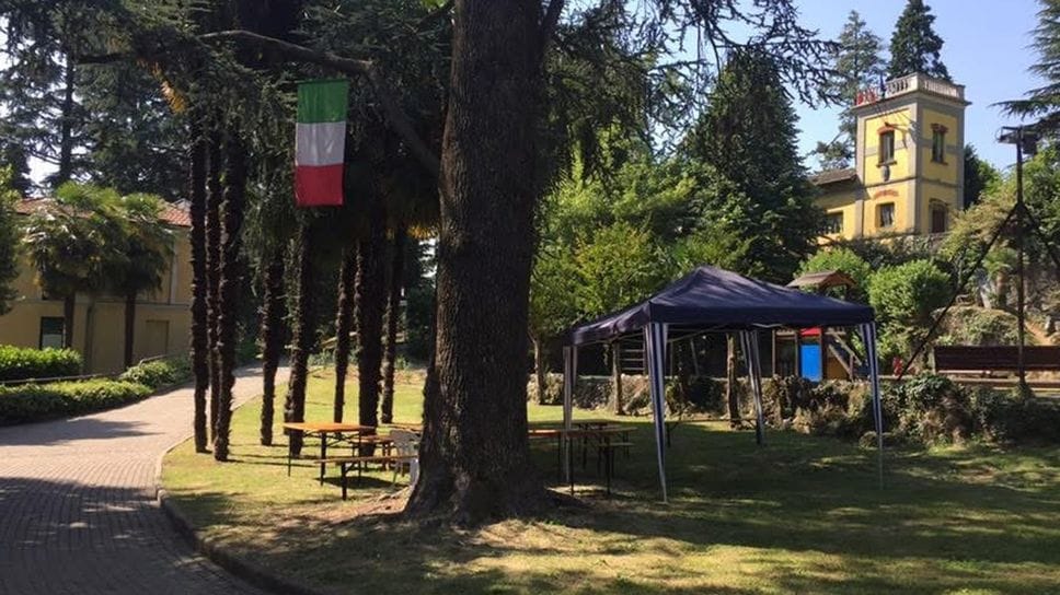 Nel parco comunale di notte. Multa da 50 euro ai ragazzini