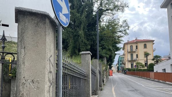 Cantù, regole anti Covid al mercato : tolto il cartello messo sei anni fa