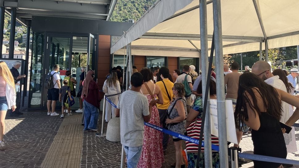 Battelli, che caos: ma i turisti lo sanno già grazie a social e AI