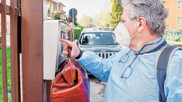 «Vogliamo il medico di quartiere»: si moltiplicano le iniziative per il ripristino di un’assistenza più vicina al territorio