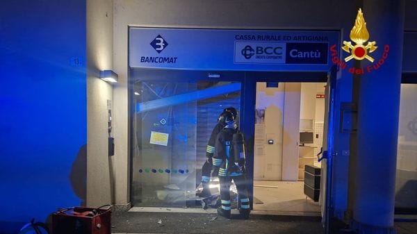 Carugo, dopo l’assalto al bancomat la filiale della Bcc riapre giovedì mattina