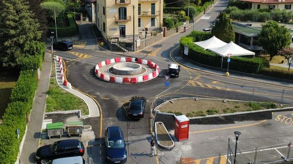 Bellagio, la nuova rotonda ormai è realtà. «Così aumentiamo la sicurezza»
