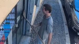 Como, aggrediscono operaio e spaccano una vetrina