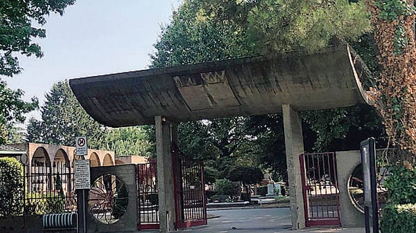 Olgiate, cimitero terreno di caccia dei ladri. Tra finestrini infranti e fiori rubati
