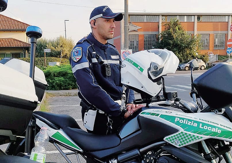 Nuovo inseguimento del comandante. In moto a caccia di un’auto in fuga