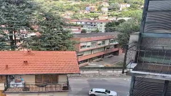 Operai liberano le aule di via Fiume