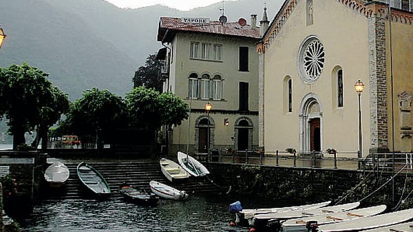 Rissa in piazzetta, un uomo all’ospedale