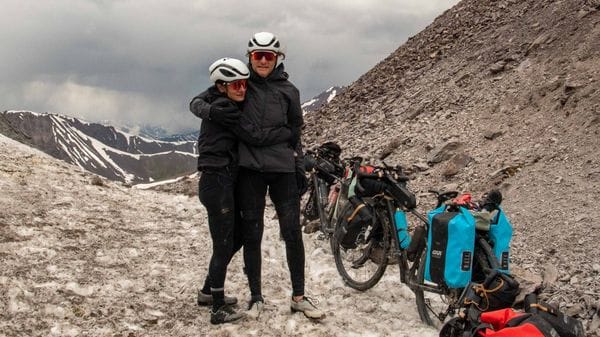 Nozze d’argento in bici: il Kirghizistan di Max e Roby