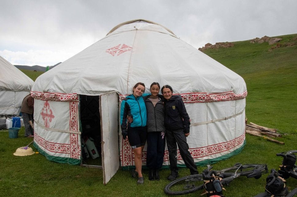 Nozze d’argento in bici: il Kirghizistan di Max e Roby