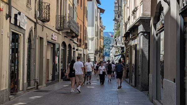 Vacanze sempre più care sul Lario: ora il Codacons chiede controlli