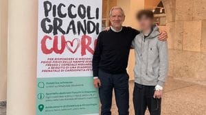 Lorenzo a Crans Montana con la foto di Sofia: «La metterà sulla porta della discoteca»