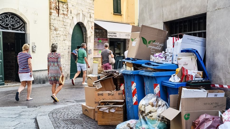 Stangata rifiuti a Como: trecento euro di multa per chi sbaglia