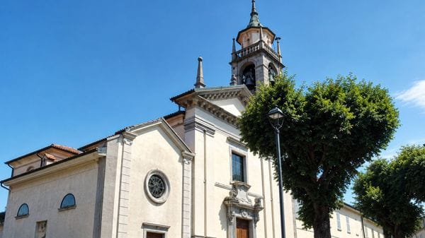 Caglio, il tetto della chiesa è da rifare. E i fedeli donano 22mila euro