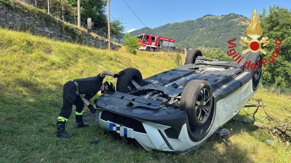 Cerano d’Intelvi, si ribalta con l’auto. Ferite lievi per la conducente