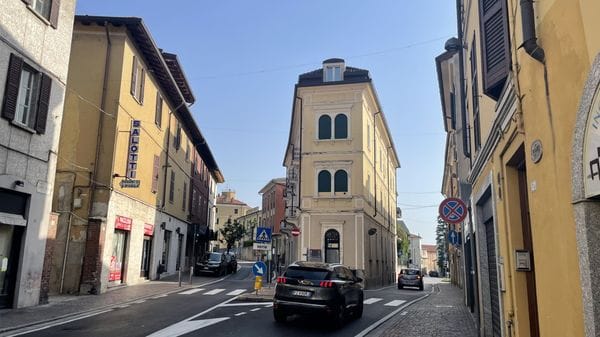 «Suo marito è complice di una rapina». I finti carabinieri si prendono l’oro