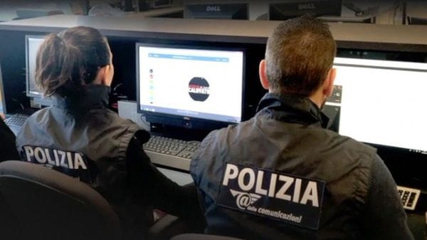 Il ragazzo arrestato per terrorismo:«Se avessi due anni in più starei nell’Isis»