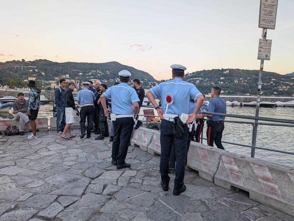 Tensione a Sant’Agostino, sgomberato il pontile dei Taxi Boat (Il video)