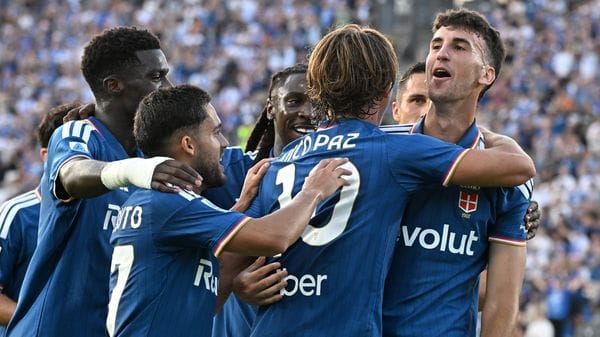 Il Como non sbaglia un colpo. Battuto il Parma 2-1