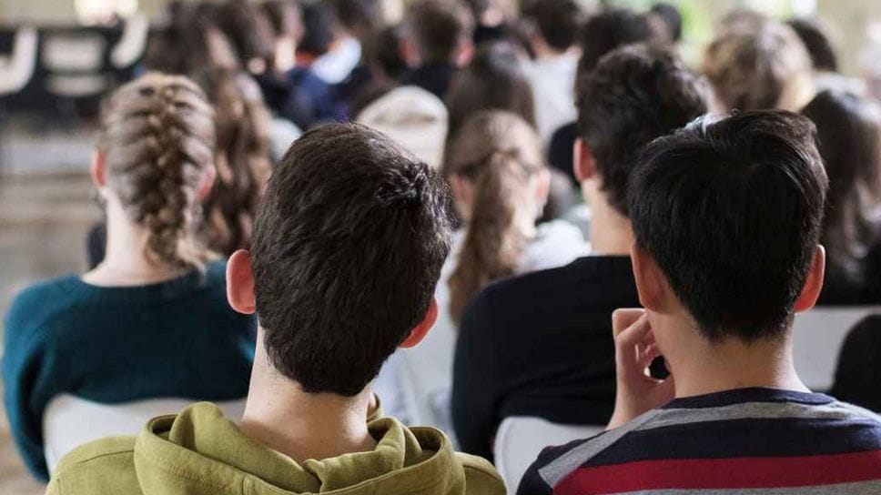 A Como ci sono sempre meno giovani: «Stabilità e integrazione per le famiglie»