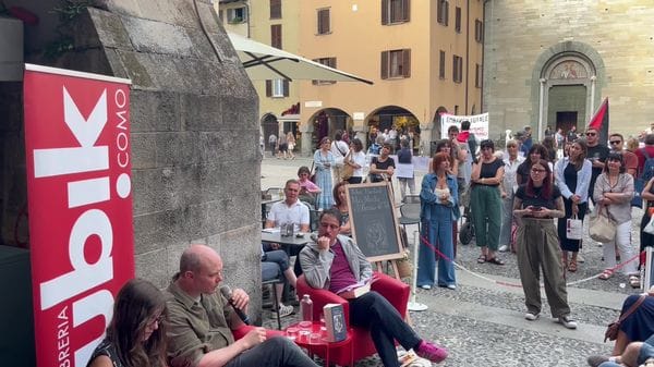 “Max, Misha e l’offensiva del Tet” attira più di 200 persone in piazza San Fedel