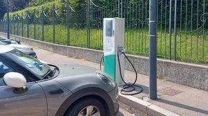 Energia elettrica gratis in casa: la “rubavano” dalle colonnine