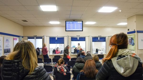 Prescrizioni, 4 su 10 finiscono nel cestino. Chi può sceglie la sanità privata