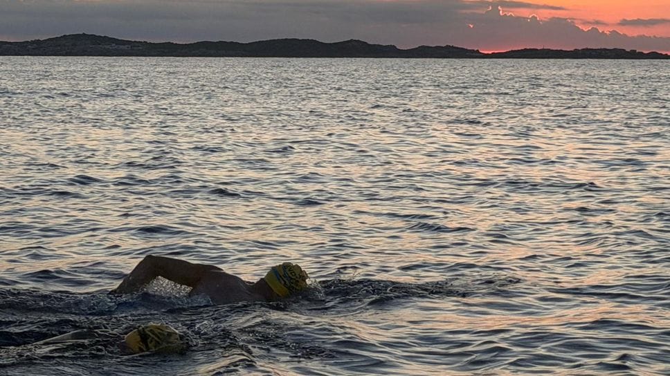 Silvano & co, che impresa: a nuoto attraverso le Bocche di Bonifacio