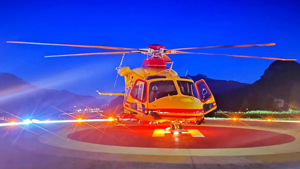 Incidente nella notte: 28enne in bici travolto sulla Arosio-Canzo, è in fin di vita