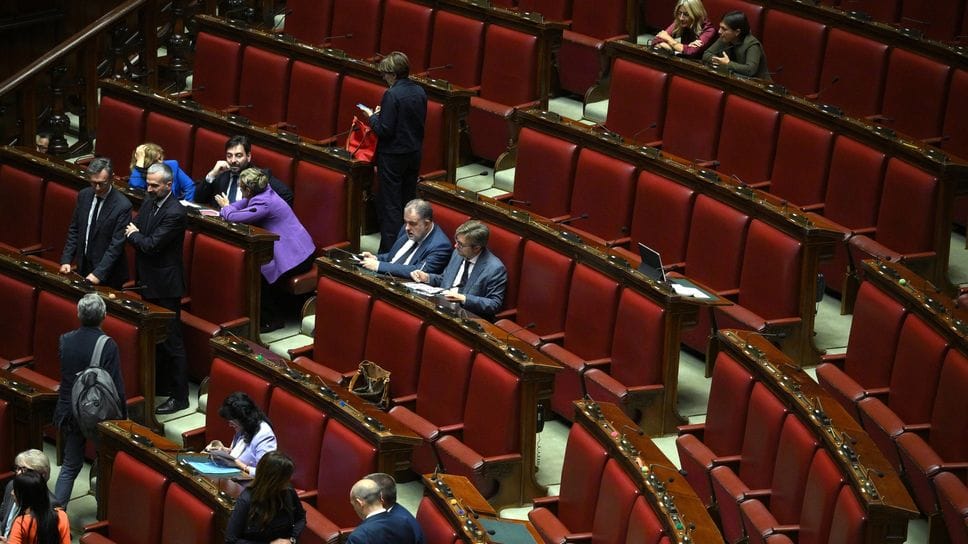 La politica del potere e il paese da difendere