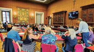 «Crolla il cartongesso nel refettorio alla scuola Corridoni». E sulle bici scoppia la bufera