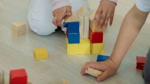 Riorganizzazione delle scuole, altre due insegnanti intervengono. E spunta la prima manifestazione
