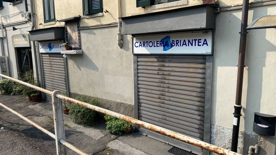 Rapine in cartoleria: fermato un sospetto, è stato riconosciuto dalle vittime 