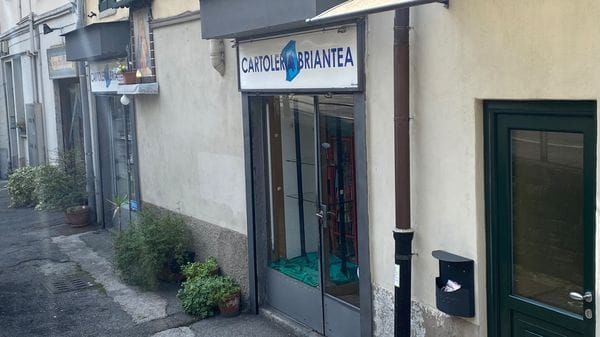 Cartoleria Briantea, la prova contro il rapinatore: una fotocopia della carta d’identità