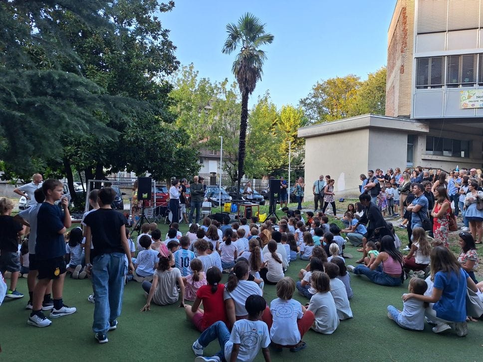 Corridoni, nuovo scontro. Il sindaco: «Cartongesso crollato, ma la scuola lo ha negato davanti al tecnico comunale»