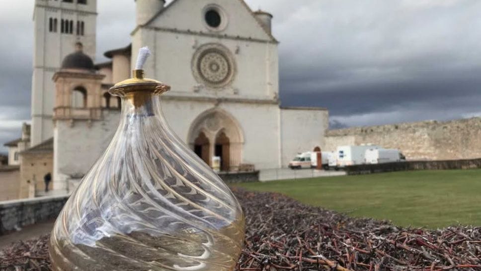 Da Assisi a Cucciago la “Lampada della Pace”