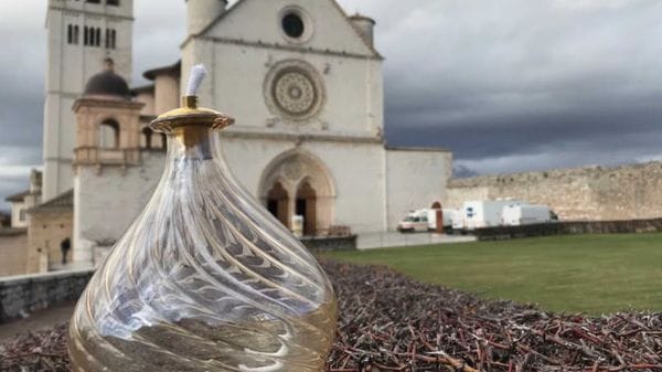Da Assisi a Cucciago la “Lampada della Pace”