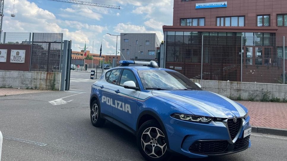Luisago, sorpreso a rubare su due auto: denunciato un quarantunenne 